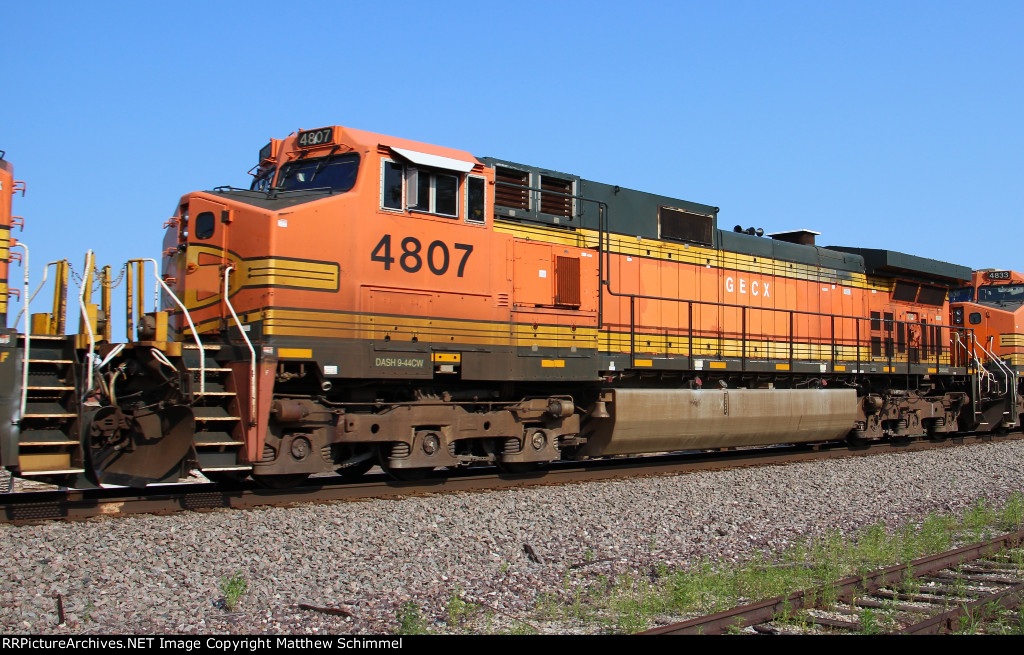 Ex-BNSF Dash 9 - 4807